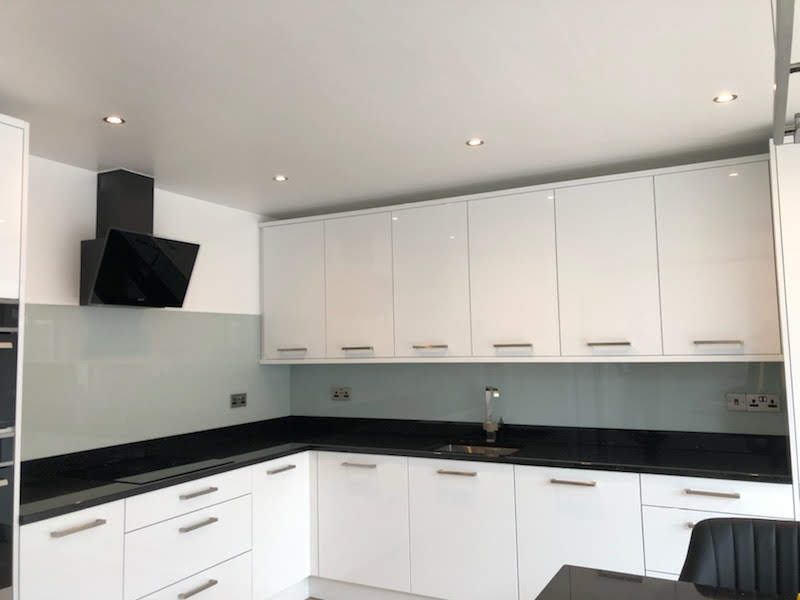 Gloss Slab with Glass Splashback