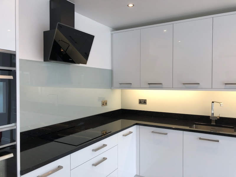 Gloss Slab with Glass Splashback