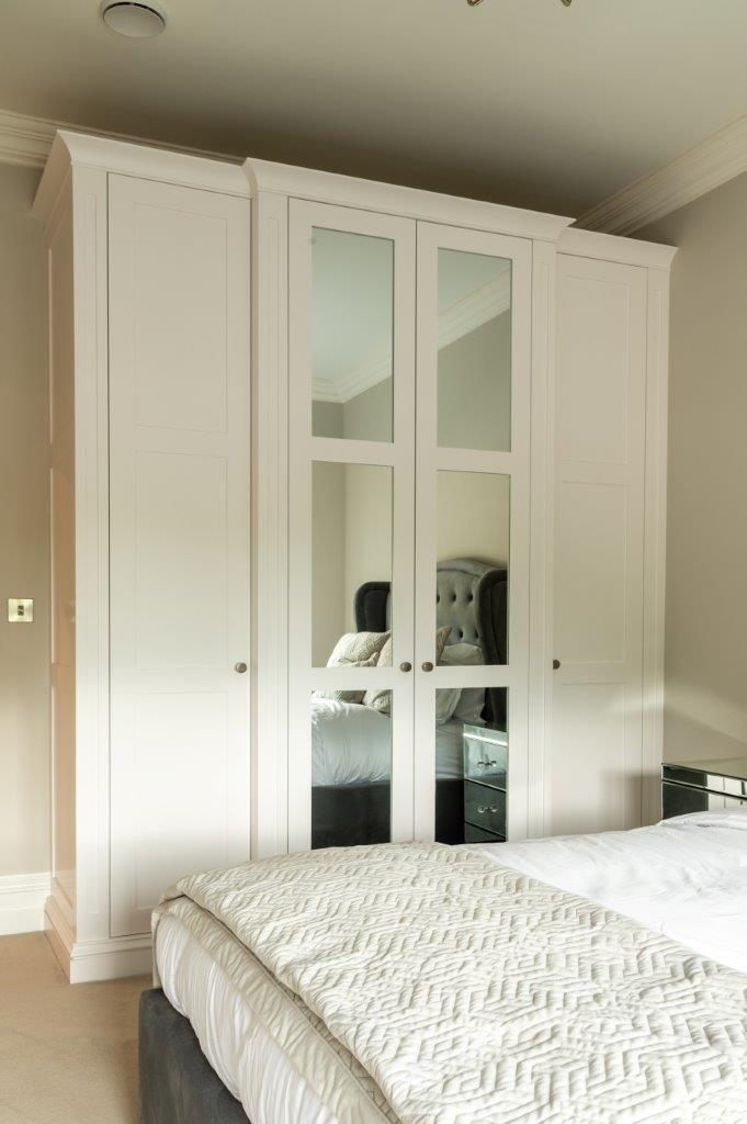 Read more about the article Painted Wardrobe