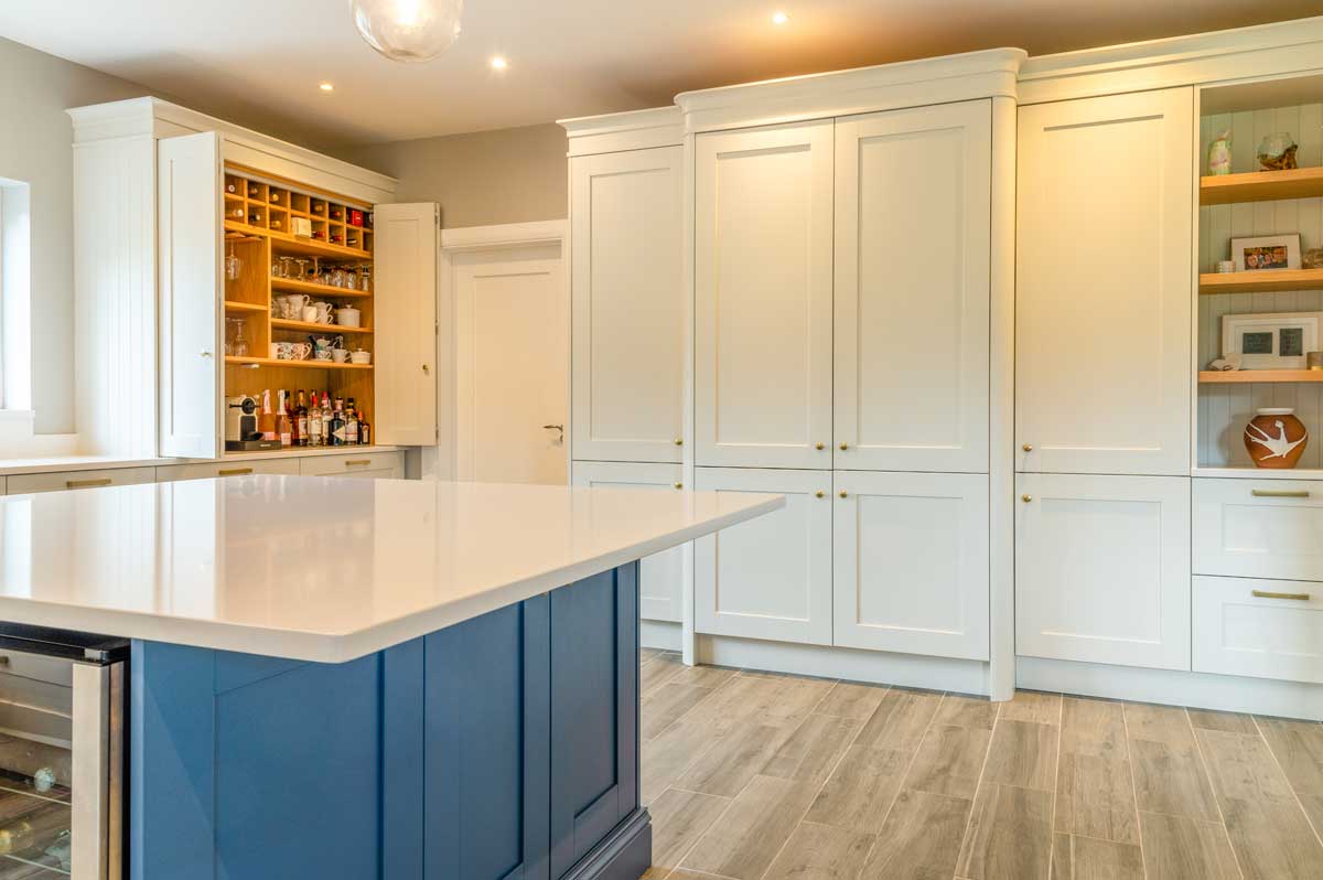 Read more about the article Painted Shaker Kitchen